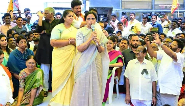 /Bhuvaneshwari-Mulakhat-with-Chandrababu