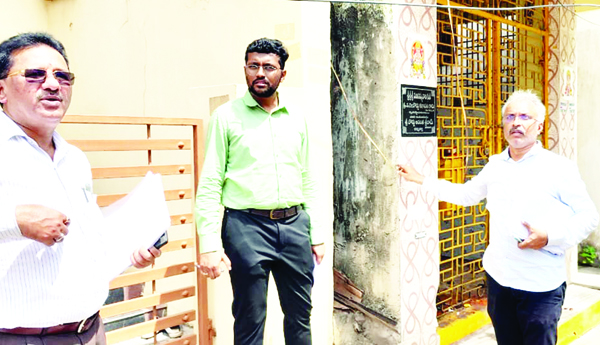 ట్రాన్స్‌కో చైర్మన్‌ పృధ్విరాజ్‌ తనిఖీలు