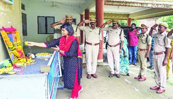 అమరుల త్యాగాలు మరువలేనివి