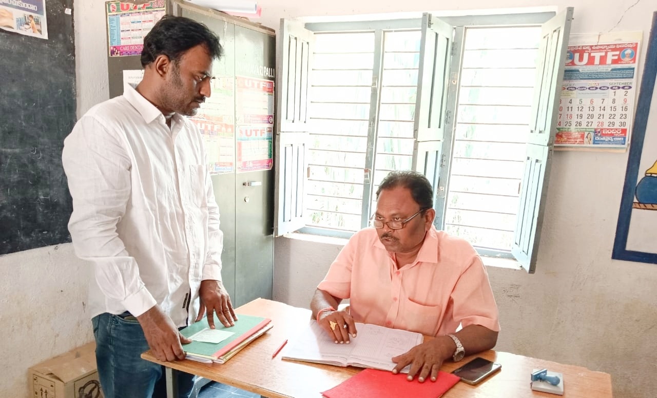 ప్రతిరోజూ రికార్డులను పూరించాలి