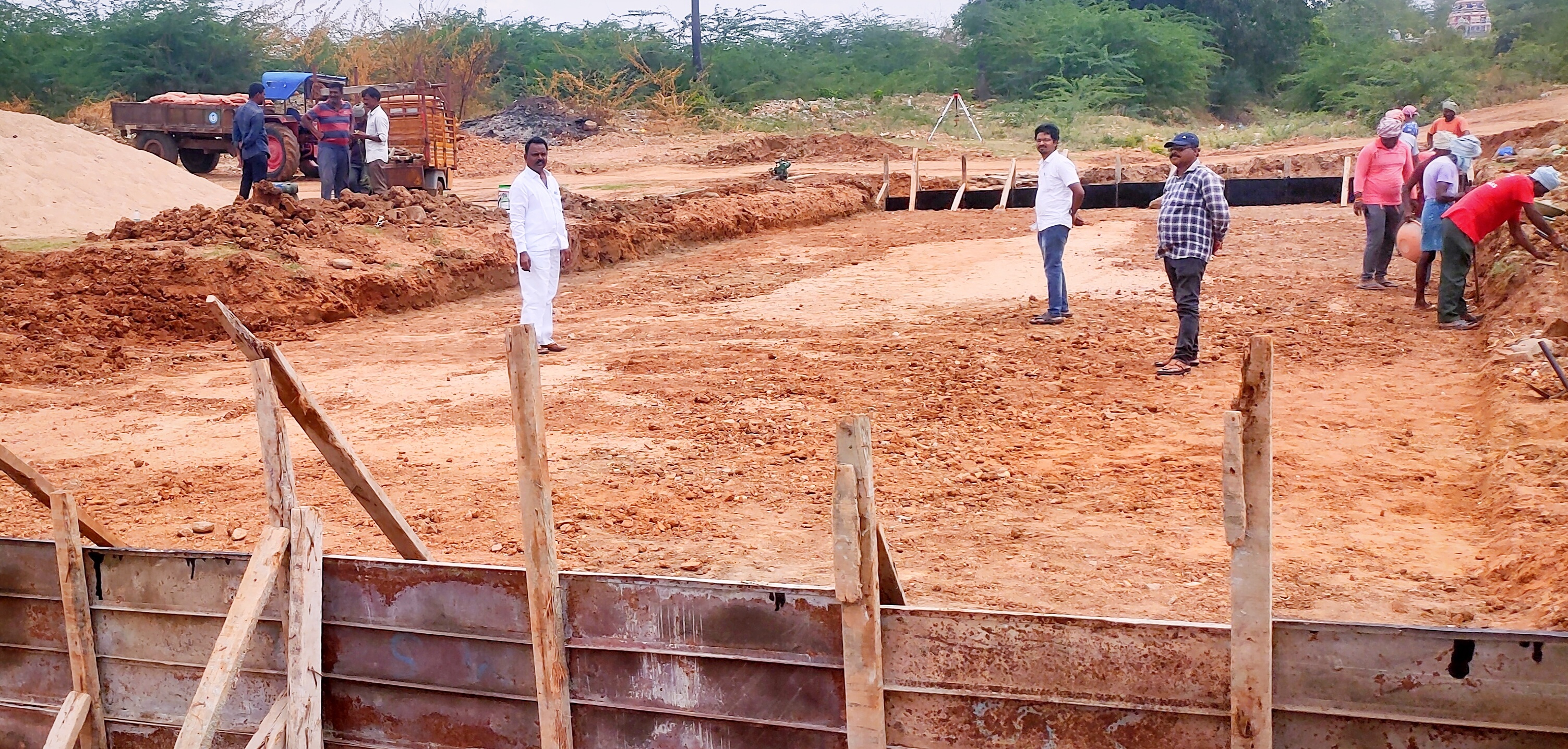 శరవేగంగా ఆనకట్ట పనులు