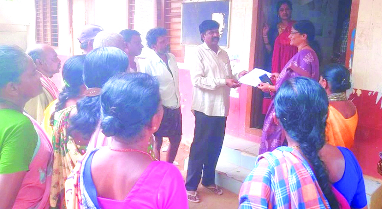 వేతనాలు చెల్లించకపోతే విధులు బహిష్కరిస్తాం