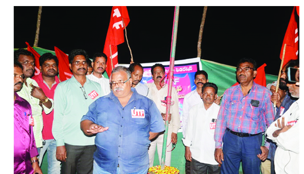 ప్రభుత్వ విధానాలతో ప్రాథమిక విద్య నిర్వీర్యం