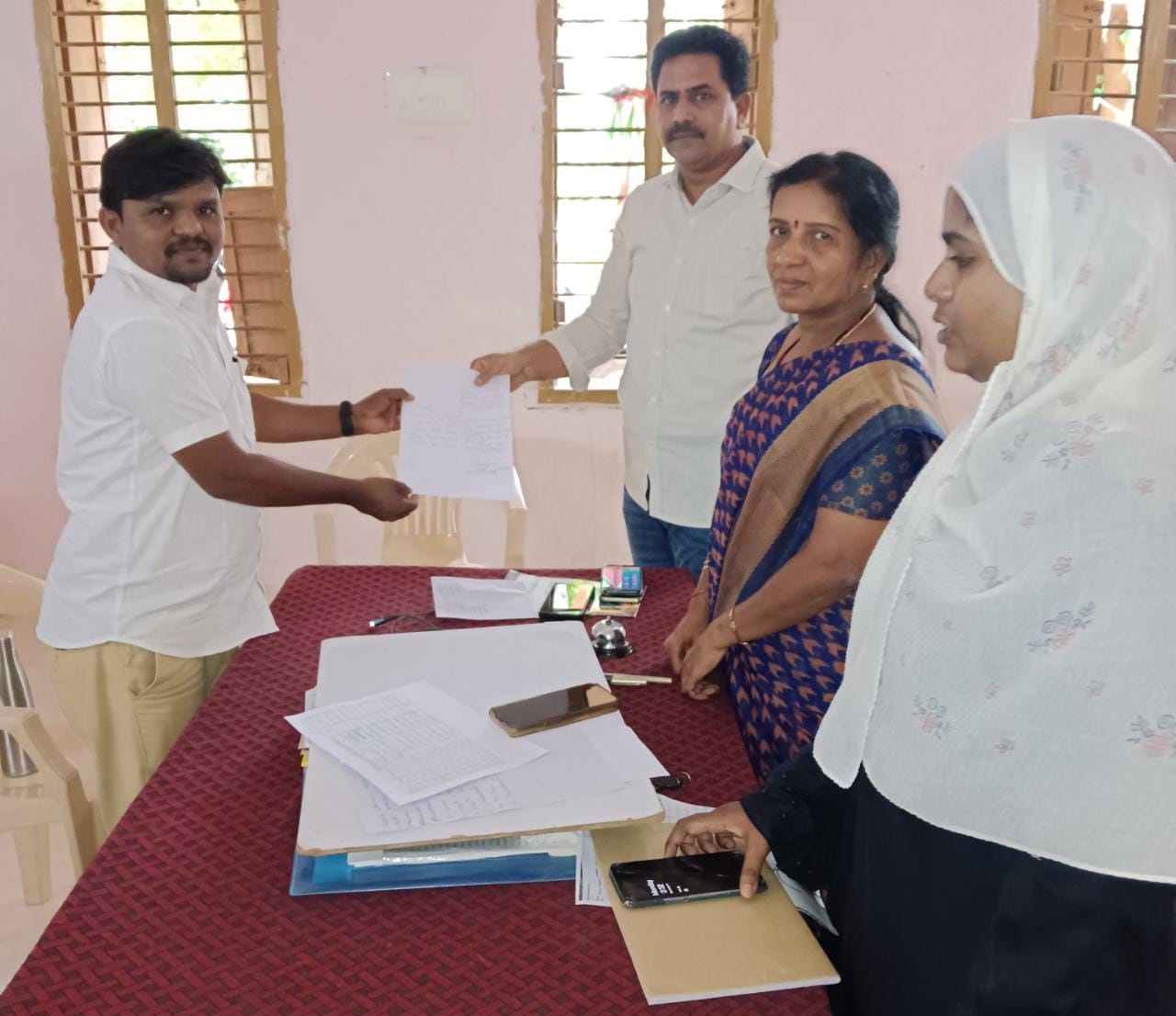 సమస్యల పరిష్కారానికి కృషి చేయండి