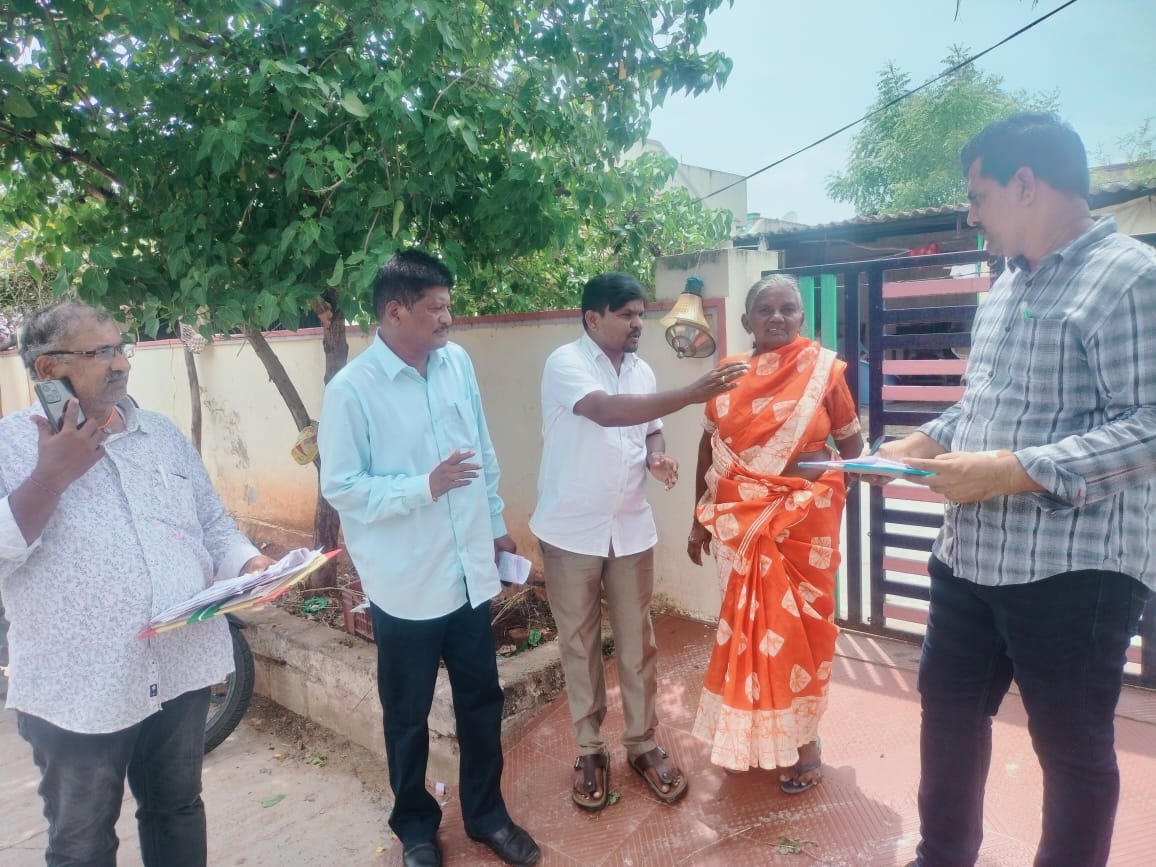 ఓట్ల పరిశీలన బాధ్యతగా చేయాలి