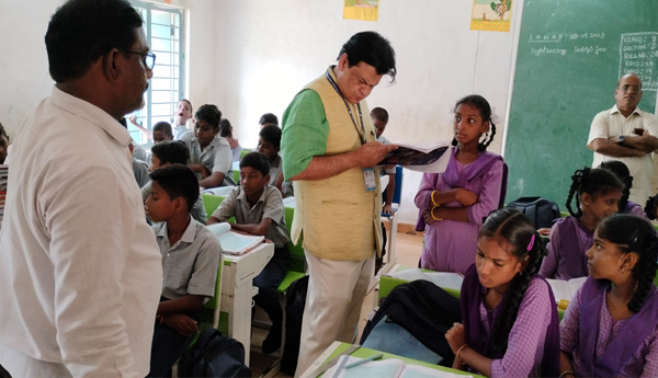 Praveen-Prakash-fire-on-teachers