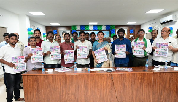 ప్రజాశక్తి పత్రిక మరింత అభివృద్ధి చెందాలి : కలెక్టర్ ప్రశాంతి