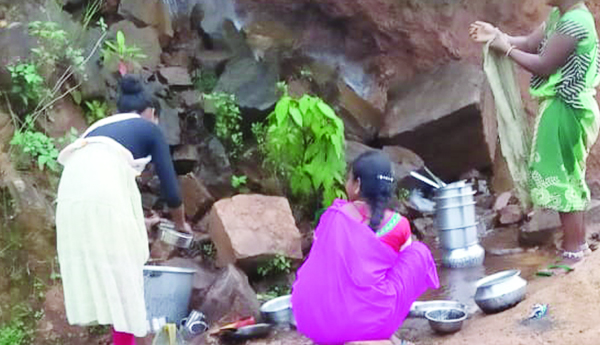 తాగునీటికి వెతలు