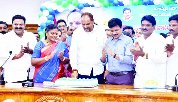 రూ.52 కోట్లతో అభివృద్ధి కార్యక్రమాలు