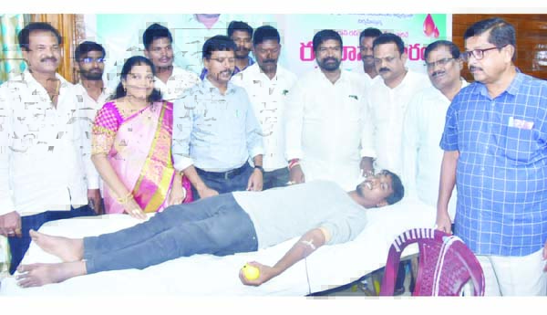 ఘనంగా జెడ్‌పి చైర్మన్‌ పుట్టినరోజు వేడుకలు