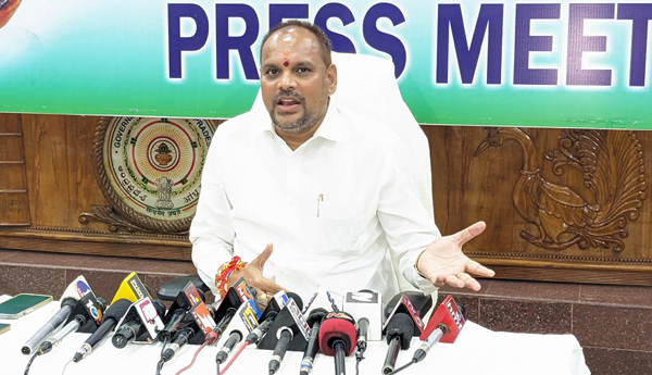 ఐటి నోటీసుపై చంద్రబాబు సమాధానం చెప్పాలి