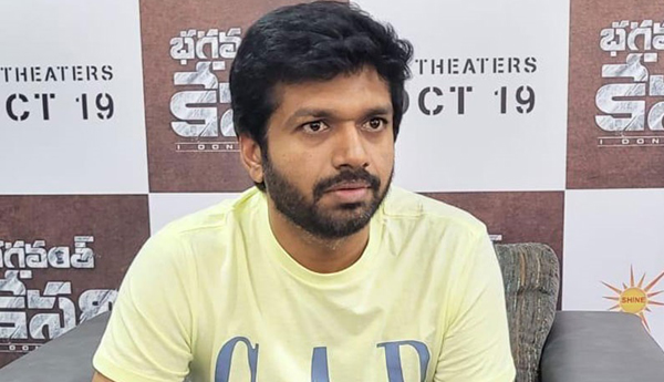 ఇది నా రెండో ఓవర్‌ సినిమా.. భావోద్వేగాలు ఎక్కువ..