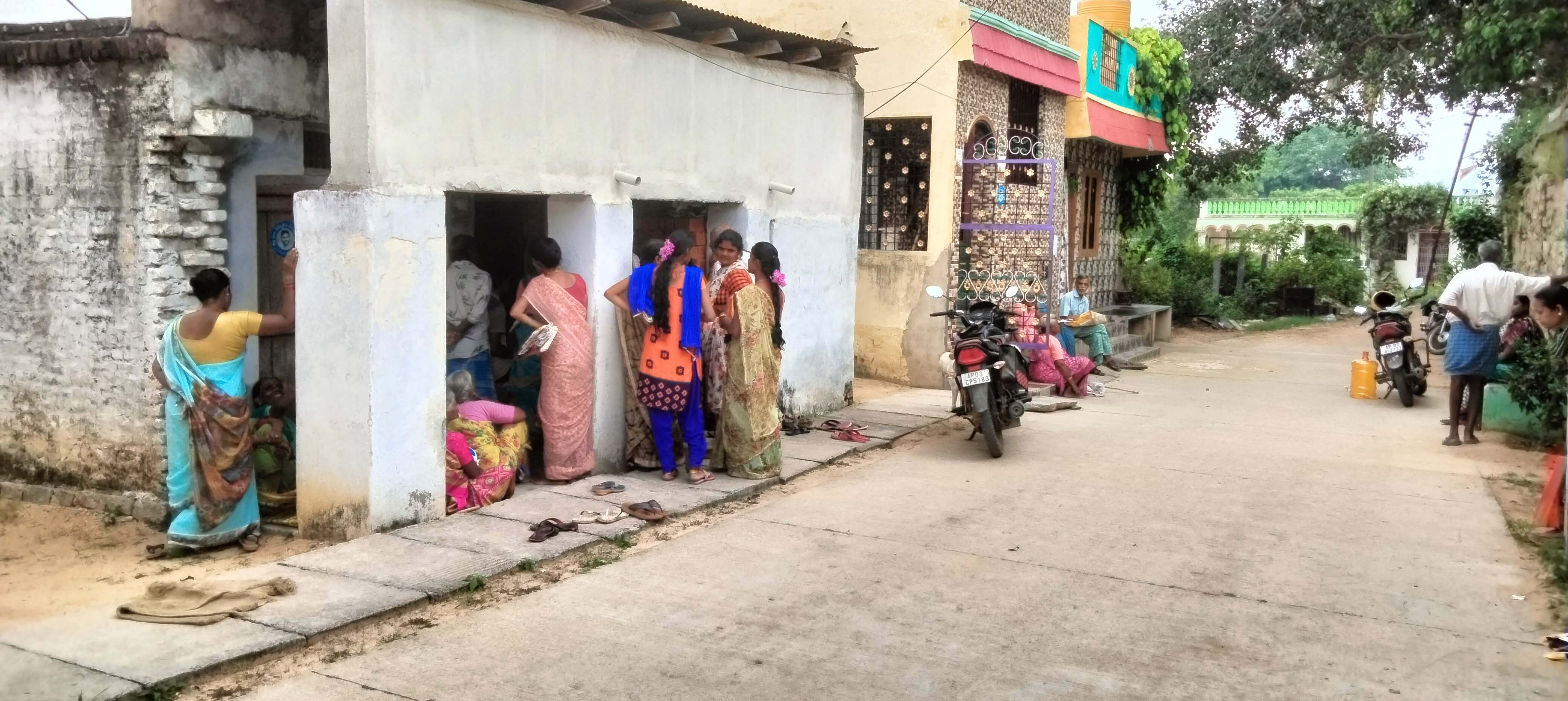 పనిచేయని రేషన్‌ సర్వర్లు