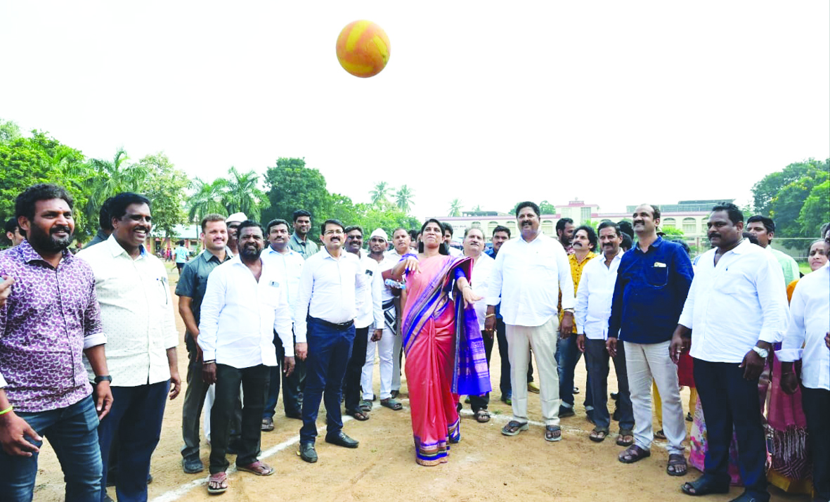 తణుకులో జిల్లాస్థాయి త్రో బాల్‌ పోటీలు ప్రారంభం