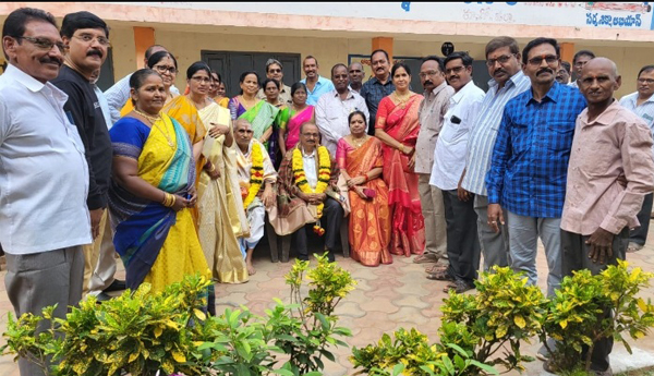 పూర్వ విద్యార్థుల అపూర్వ కలయిక