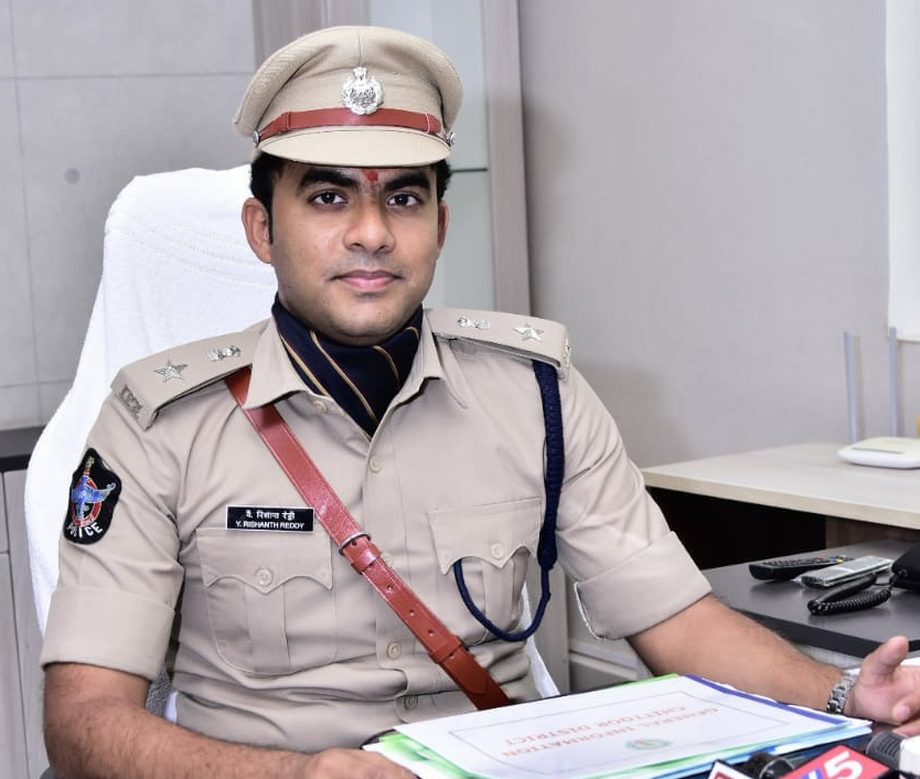 హోటల్‌ రివ్యూలతో నయా దందా