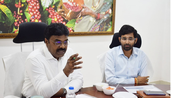 ఏజెన్సీలో అభివృద్ధి పనులు పూర్తి చేయండి -గిరిజన సంక్షేమ శాఖ సంచాలకులు జెవి మురళి