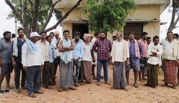 కరెంటు కోతలపై రైతన్నల కన్నెర్ర...