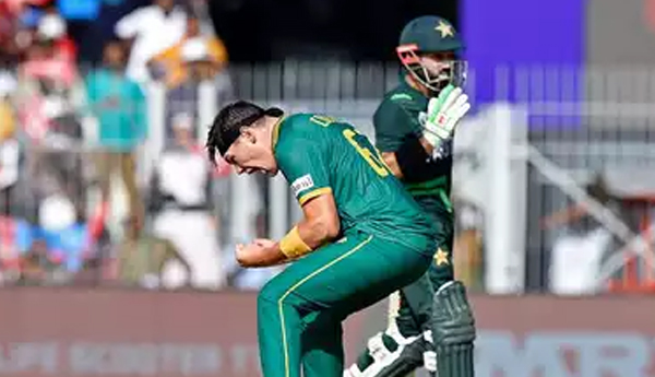 /Pakistan-in-trouble-5-wickets-down