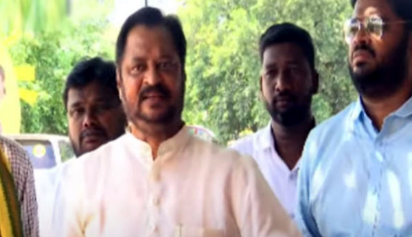 ఎన్ని అక్రమ కేసులు పెట్టినా చంద్రబాబును ఏమీ చేయలేరు: హర్షకుమార్‌