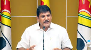 తప్పుడు విధానాల్లో వెళ్తే.. భారీ మూల్యం చెల్లించుకోవాలి : ధూళిపాళ్ల