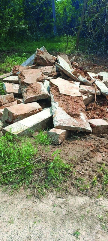 రూ.25 లక్షల పక్కా బిల్డింగ్‌ హాం'ఫట్‌' అధికారులుతో అక్రమార్కుల కుమ్మక్కు