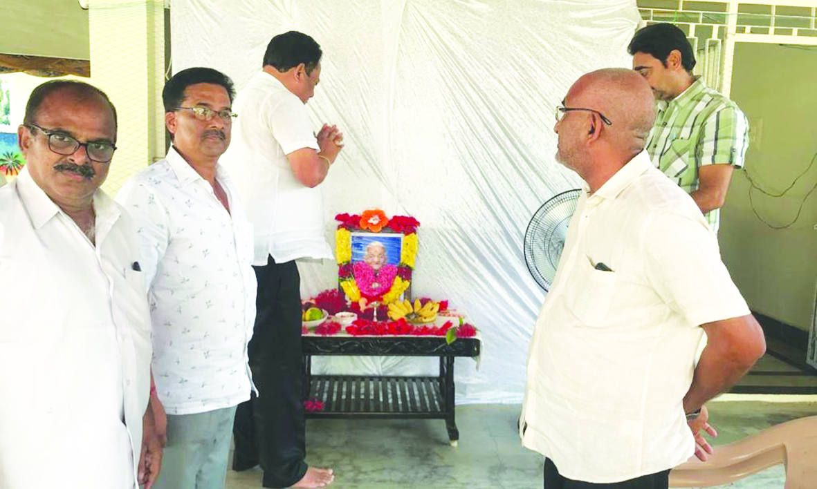 జగ్గరాజుకు పివిఎల్‌ నరసింహరాజు పరామర్శ