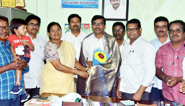 ఎపిఆర్‌ఒ సేవలు ప్రశంసనీయం