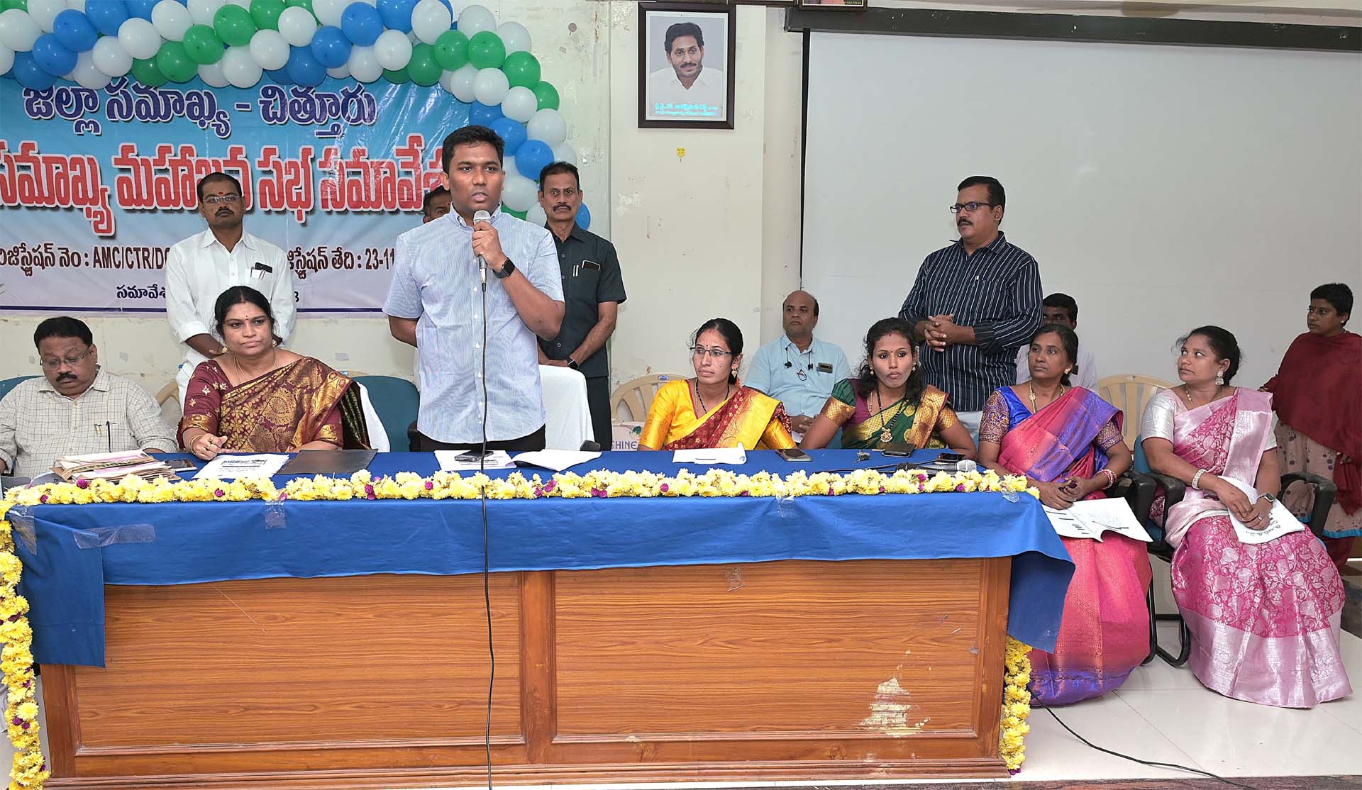 వైసిపిలో గ్రూపులు నలుగురు కార్పొరేటర్లపై చర్యలు