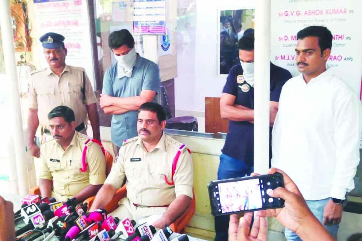 ఏలూరులో సుపారి గ్యాంగ్‌ హల్‌చల్‌