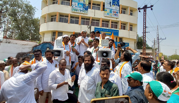 కడపలో ఉక్కు ఫ్యాక్టరీ ఏర్పాటు చేయాల్సిందే