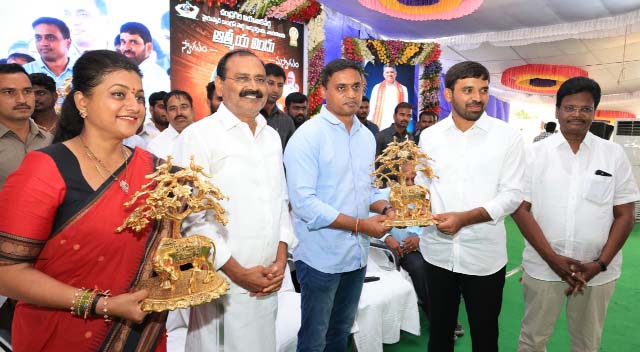 ఘనంగా చంద్రగిరి నియోజకవర్గ వైసిపి ఆత్మీయ సమ్మేళనం