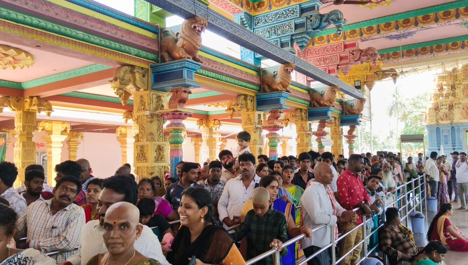 మద్దిలో అన్నదానం