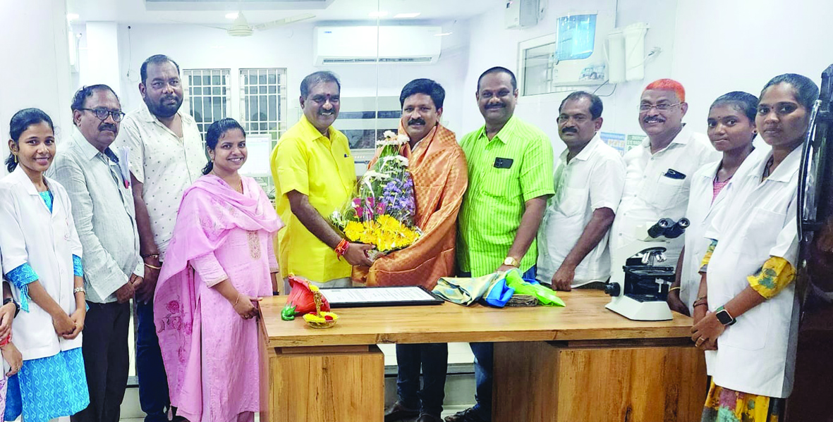 విజయ ల్యాబ్‌ అధినేతకు ఎంఎల్‌ఎ అభినందన