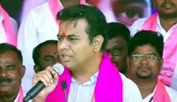 కాంగ్రెస్‌ ఆచరణ సాధ్యం కాని హామీలు ఇస్తోంది : కేటీఆర్‌