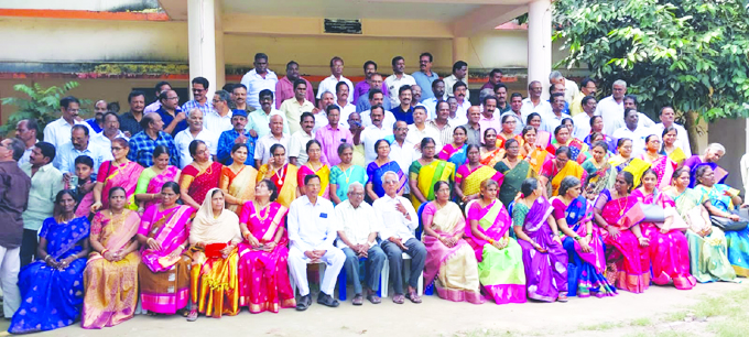 ఘనంగా పూర్వ విద్యార్థుల ఆత్మీయ కలయిక