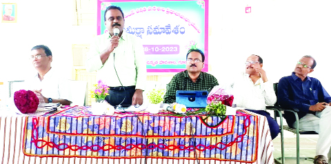 విద్యార్థుల చదువుల పట్ల శ్రద్ధ చూపాలి: డిఇవో