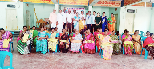 రోటరీ క్లబ్ ఆఫ్ సింగర కొండ అద్దంకి ఆధ్వర్యంలో 36 మంది పేద మహిళలకు చీరల పంపిణీ