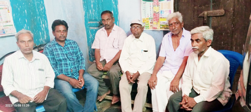 సమావేశంలో మాట్లాడుతున్న సిపిఎం, సిపిఐ నాయకులు