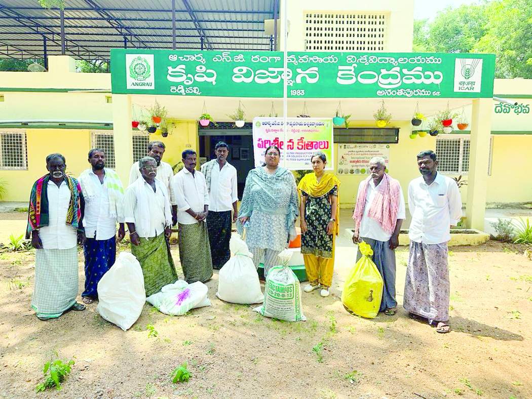   కార్యక్రమంలో మాట్లాడుతున్న కృషి విజ్ఞాన కేంద్రం కోఆర్డినేటర్‌ మల్లేశ్వరి