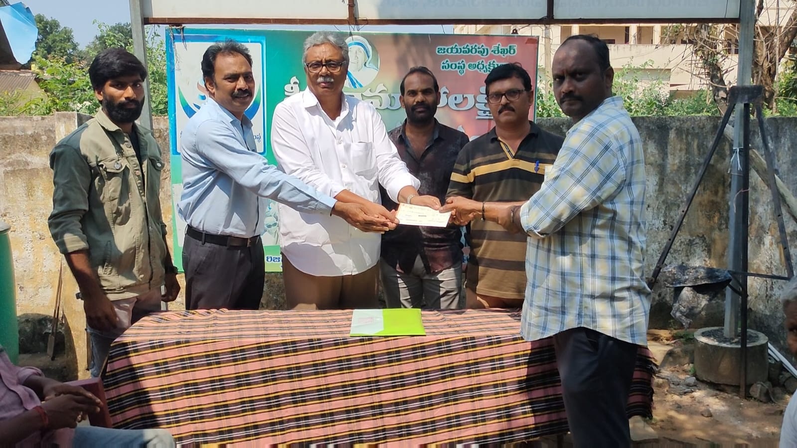 దాతల సహకారం హర్షణీయం