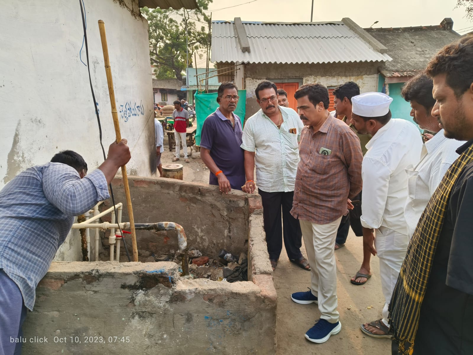 చేపల మార్కెట్‌ పరిశీలన