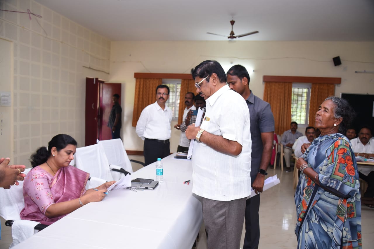 మండల స్థాయిలోనే సమస్యలకు పరిష్కారం : కలెక్టర్‌