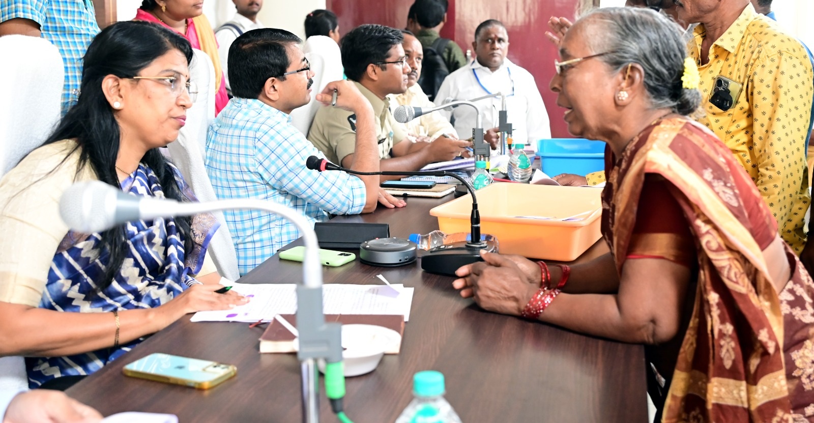 స్పందన సమస్యలను వెంటనే పరిష్కరించాలి