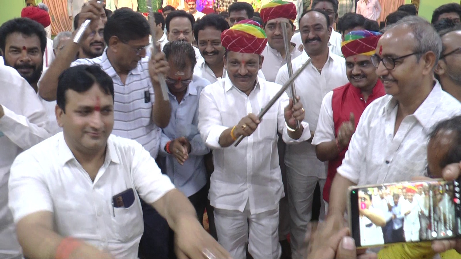 సంస్కృతీ, సంప్రదాయాలను కాపాడుకోవాలి
