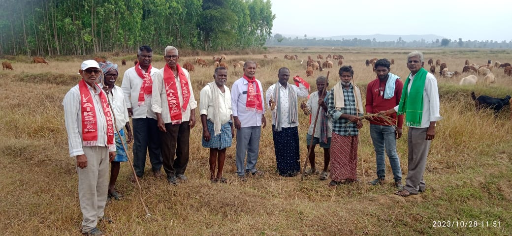 నష్టపోయిన రైతులను ఆదుకోవాలి