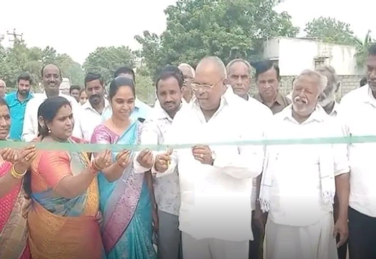 సీసీ రోడ్డు ప్రారంభం