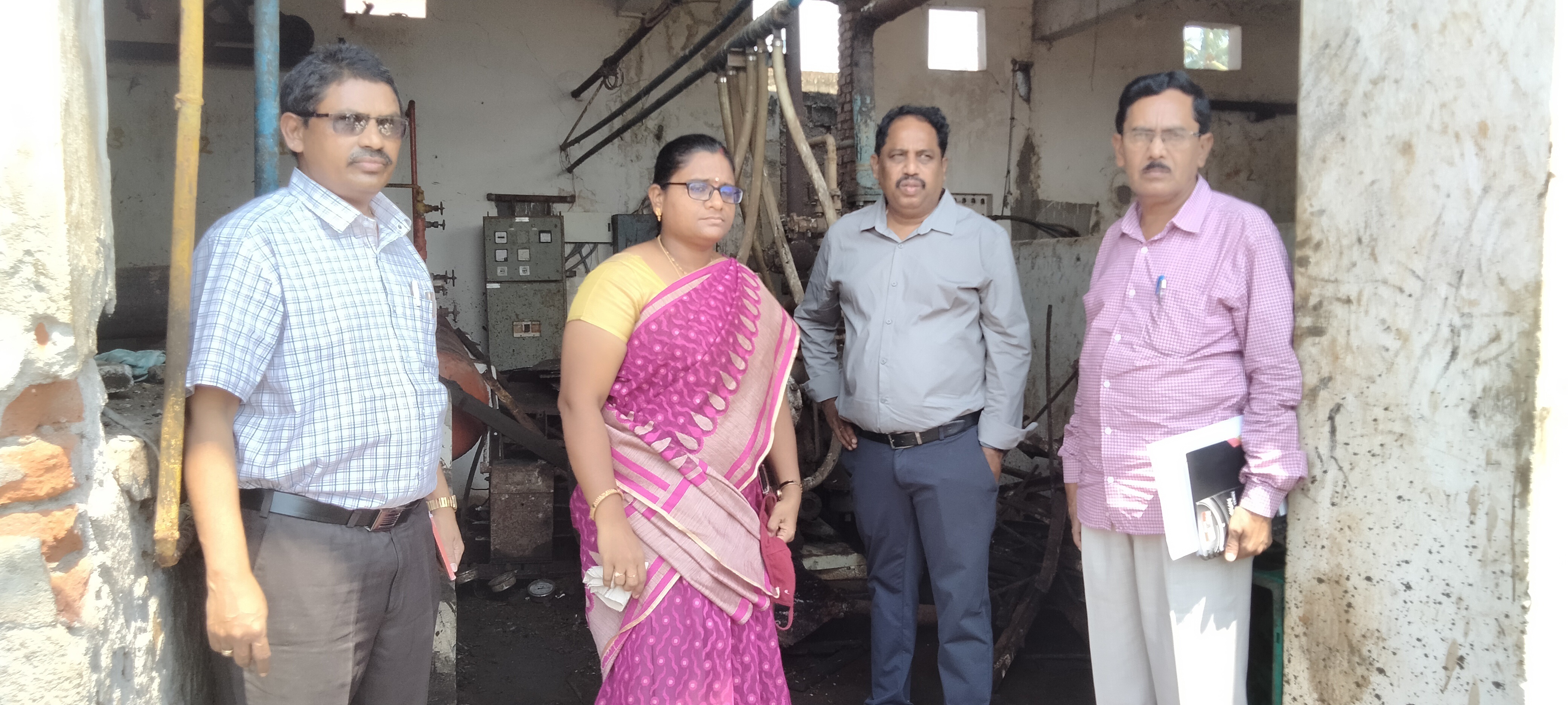 కోపల్లెలో అధికారుల బృందం పర్యటన