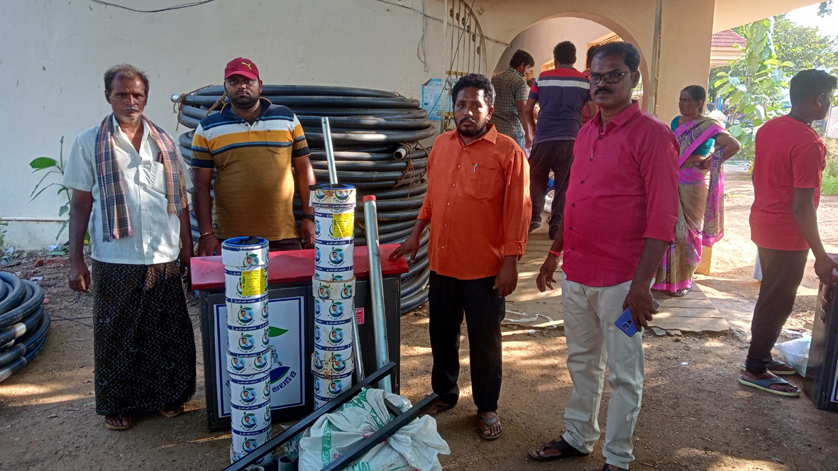 జలకళ మోటార్‌ కిట్లు పంపిణీ