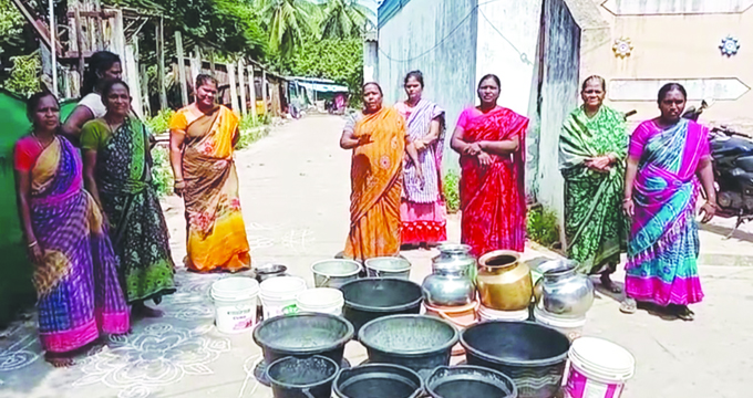 తాగునీటి సమస్య పరిష్కారం కోసం ఆందోళన